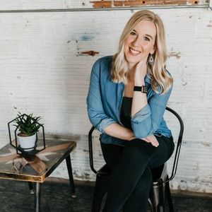 Meet your Posher, Caitlyn